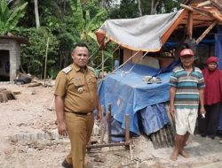 Bupati Lampung Selatan Kembali Salurkan Bantuan Bedah Rumah di Natar