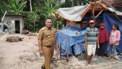 Bupati Lampung Selatan Kembali Salurkan Bantuan Bedah Rumah di Natar