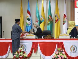 Wagub Chusnunia Sampaikan Tanggapan Kepala Daerah terhadap 12 Raperda Inisiatif DPRD dalam Sidang Paripurna DPRD Provinsi Lampung