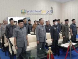 Bupati Pesisir Barat Sampaikan Jawaban Atas Pemandangan Fraksi di DPRD