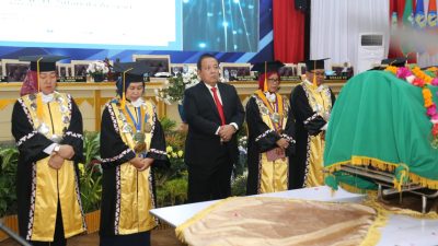 Gubernur Arinal dan Rektor Unila Bersama Civitas Akademika Ikuti Pelepasan Jenazah Rektor Pertama Unila Prof. Dr. Ir. H. Sitanala Arsyad