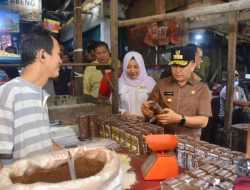 Turun Langsung Ke Pasar, Pj Gubernur Sumsel Agus Fatoni Minta Bupati/Wali Kota Gelar Pasar Murah