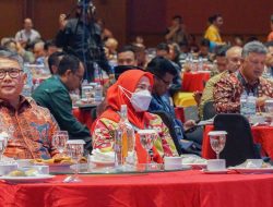 Walikota Bandar Lampung Hj. Eva Dwiana bersama Wali Kota se-Indonesia, Menghadiri Peringatan HUT APEKSI) XXIII