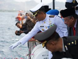 Momentum Hari Pahlawan Nasional, Pemkot Bandar Lampung Bersama Lanal Lampung dan Forkopimda Tabur Bunga di Laut
