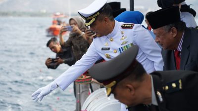 Momentum Hari Pahlawan Nasional, Pemkot Bandar Lampung Bersama Lanal Lampung dan Forkopimda Tabur Bunga di Laut