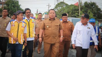Gubernur Arinal Djunaidi Tinjau Perbaikan Sejumlah Ruas Jalan di Kabupaten Tulang Bawang