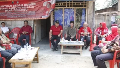 Bupati Lampung Selatan Kembali Berikan Bantuan Bedah Rumah Kepada Warganya Di Desa Beranti Raya