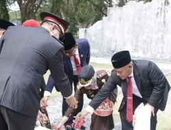 Bupati Lampung Selatan Ikuti Upacara Tabur Bunga Dalam Rangka Memperingati Hari Pahlawan Ke-78 Tahun 2023