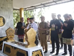 Peringati Haul Pahlawan Nasional Raden Intan II Ke-167, Bupati Lampung Selatan Lakukan Ziarah Dan Tabur Bunga