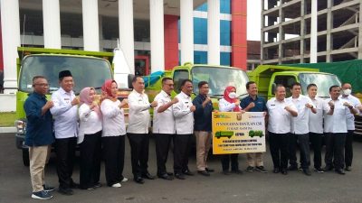 Pemkot Bandar Lampung Terima Bantuan Truk Sampah dan Truk Tangki Tinja dari PT Bukit Asam