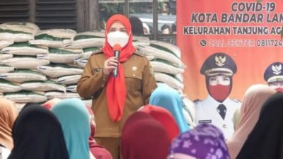 Warga Kota Bandar Lampung Senang Terima Bantuan Beras Pangan Pemerintah
