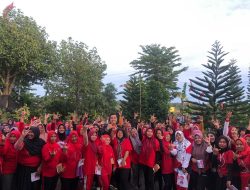 TPD dan Relawan Ganjar Mahfud Lampung Gelar Senam Sehat Bersama Ibu-Ibu di Wai Lubuk