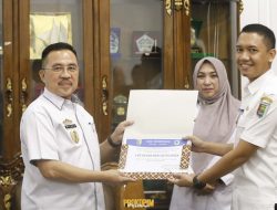 Serahkan Surat Rekomendasi BLUD Sekda Pesawaran Harapkan Peningkatan Pelayanan Kesehatan