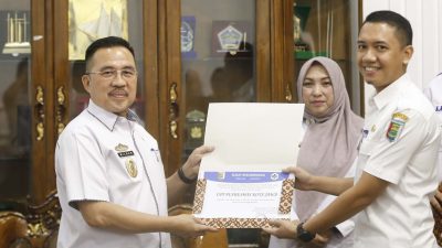 Serahkan Surat Rekomendasi BLUD Sekda Pesawaran Harapkan Peningkatan Pelayanan Kesehatan