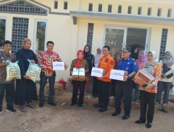 Dinsos Balam Serahkan Bantuan WaliKota Kepada Korban Kebakaran Pesantren Tahfiz Azali