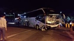 Satu Orang Tewas Saat Mobil Bus Epa Star Seruduk Mobil Gran max di Tol Gate Pelabuhan Bakauheni Lampung