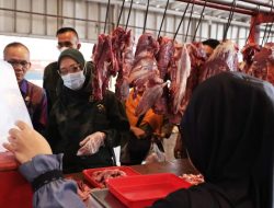 Pastikan Keamanan Bahan Pangan, Tim Jejaring Keamanan Pangan Provinsi Lampung Lakukan Pengawasan dan Uji Sampel Bahan Pangan di Pasar Tradisional Way Halim