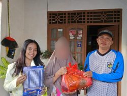 DPD KNPI Lampung Kembali Membagikan Puluhan Paket Sembako Kepada Warga Tegineneng