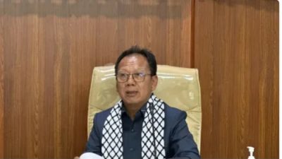 Menggunakan Syal Palestina, Ketua DPRD Lampung Mingrum Gumay Kawal Nasib Guru PPPK