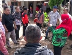Walikota Tinjau Lokasi Banjir Dan Beri Bantuan Kepada Korban Banjir
