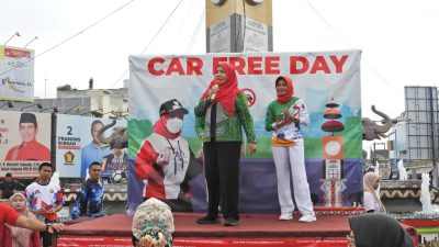 Walikota Eva Dwiana Hadiri Car Free Day di Tugu Adipura Bandar Lampung