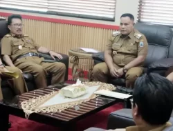 Audiensi dengan Bupati, Kepala ATR/BPN Lampung Selatan Serahkan 13 Sertifikat Pakai Pemda
