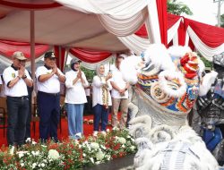 Gubernur Arinal Djunaidi Lepas Peserta Pawai Drum Band dan Pawai Mobil Hias Peringati HUT ke- 60 Provinsi Lampung