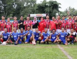 Laga Ekshibisi Red Brothers VS Desa Beringin Kencana Meriahkan Open Turnamen Bringin Kencana Cup