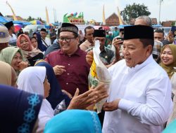 Gubernur Arinal Djunaidi Hadiri Pengajian Bersama Masyarakat Tanggamus dan Berikan Sejumlah Bantuan