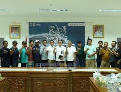 Bupati Agus Istiqlal Jumpa Pers Dengan Awak Media Terkait WSL KRUI Pro 2024