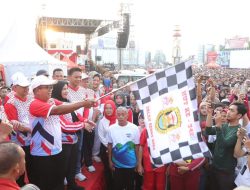 Pj. Gubernur Lampung Lepas Puluhan Ribu Peserta Jalan Sehat HUT Ke-342 Kota Bandar Lampung