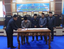 Wakil Bupati Zulqoini Syarif Hadiri Paripurna DPRD Tahun 2024 Wakil Bupati Zulqoini Syarif Hadiri Paripurna DPRD Tahun 2024