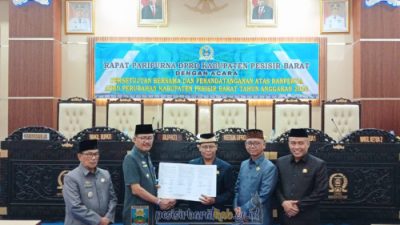 Rapat Paripurna DPRD Dengan Agenda Persetujuan Bersama dan Penandatanganan Atas RANPERDA APBD Perubahan Tahun Anggaran 2024