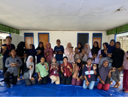 Mahasiswa KKN Kebangsaan Desa Pasanea Adakan Pelatihan Kerajinan Mangkuk Tempurung Kelapa