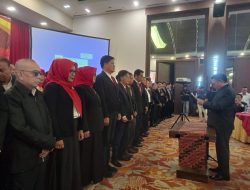 Ketua Umum IKA FH Unila Lantik 39 Pengurus Angkatan 1981-2019 Masa Bakti 2024-2029