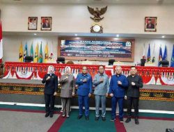 etua DPRD Lampung Tandatangani Raperda Pertanggungjawaban Pelaksanaan APBD 2023