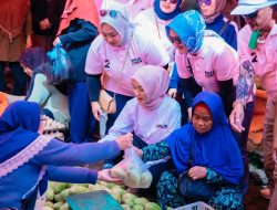 Cawagub dr. Jihan Nurlela Camping di Temiangan Hill, Grebek Pasar, Hingga Dialog Petani di Lampung Barat