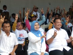 Septi-ade,serahkan SK relawan 1100,di Pekon Pemerihan Kecamatan Bengkunat