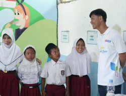 Cahaya Anak Negeri: Pertamina Wujudkan Akses Pendidikan dan Energi Berkelanjutan di Desa Saluran
