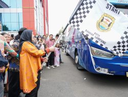Walikota Bandar Lampung Hj. Eva Dwiana Melepas Keberangkatan Jamaah Umroh kloter tiga dan empat Kota