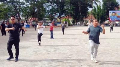 Hari Terakhir Berdinas, Sekda Thamrin Pamit ke ASN di Momen Senam Bersama