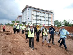 Sekjen Kemendikti dan Dirjen Dikti Tinjau Progres Pembangunan RSPTN