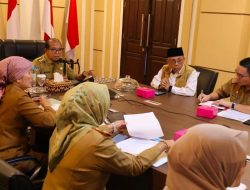 Pemprov Lampung Bersama Pemkot Bandar Lampung Atasi Masalah Sampah di Pantai Payang Panjang