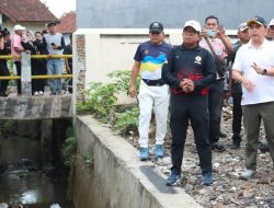 Pj Gubernur Lampung Minta Pemkot Bandar Lampung Bongkar Rumah di Atas Sungai