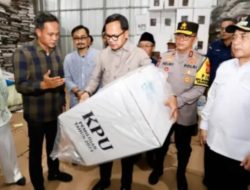 Pjs Wali Kota Bandar Lampung Dampingi Wamendagri Tinjau Kesiapan Logistik Pilkada