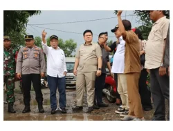 Anggota Komisi IV Tinjau Jalan Rusak di Lamteng