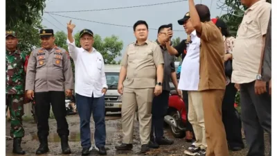 Anggota Komisi IV Tinjau Jalan Rusak di Lamteng
