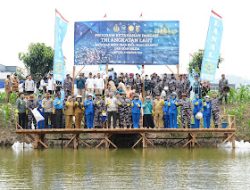 Pj. Gubernur Samsudin Dampingi Kunjungan KSAL Tinjau Program Ketahanan Pangan TNI AL di Lampung