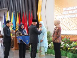 Partinia Parosil Mabsus Dilantik Sebagai Ketua Dekranasda, Bunda Paud dan Bunda Literasi Kabupaten Lampung Barat Masa Bakti 2025-2030