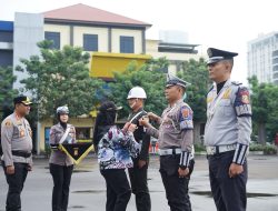 Walikota Bandar Lampung Hj. Eva Dwiana Memimpin Apel Gelar Pasukan Operasi Ketupat Krakatau 2025